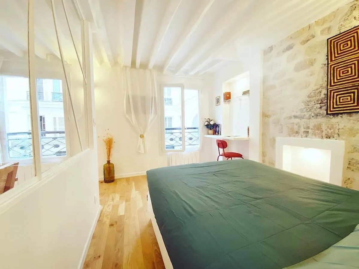 A - Flat-guest * Paris
